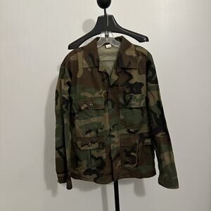 Vintage 1980s-early 90s made in the US camouflage shirt Size Large